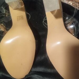 Beautiful Women heels sz 11